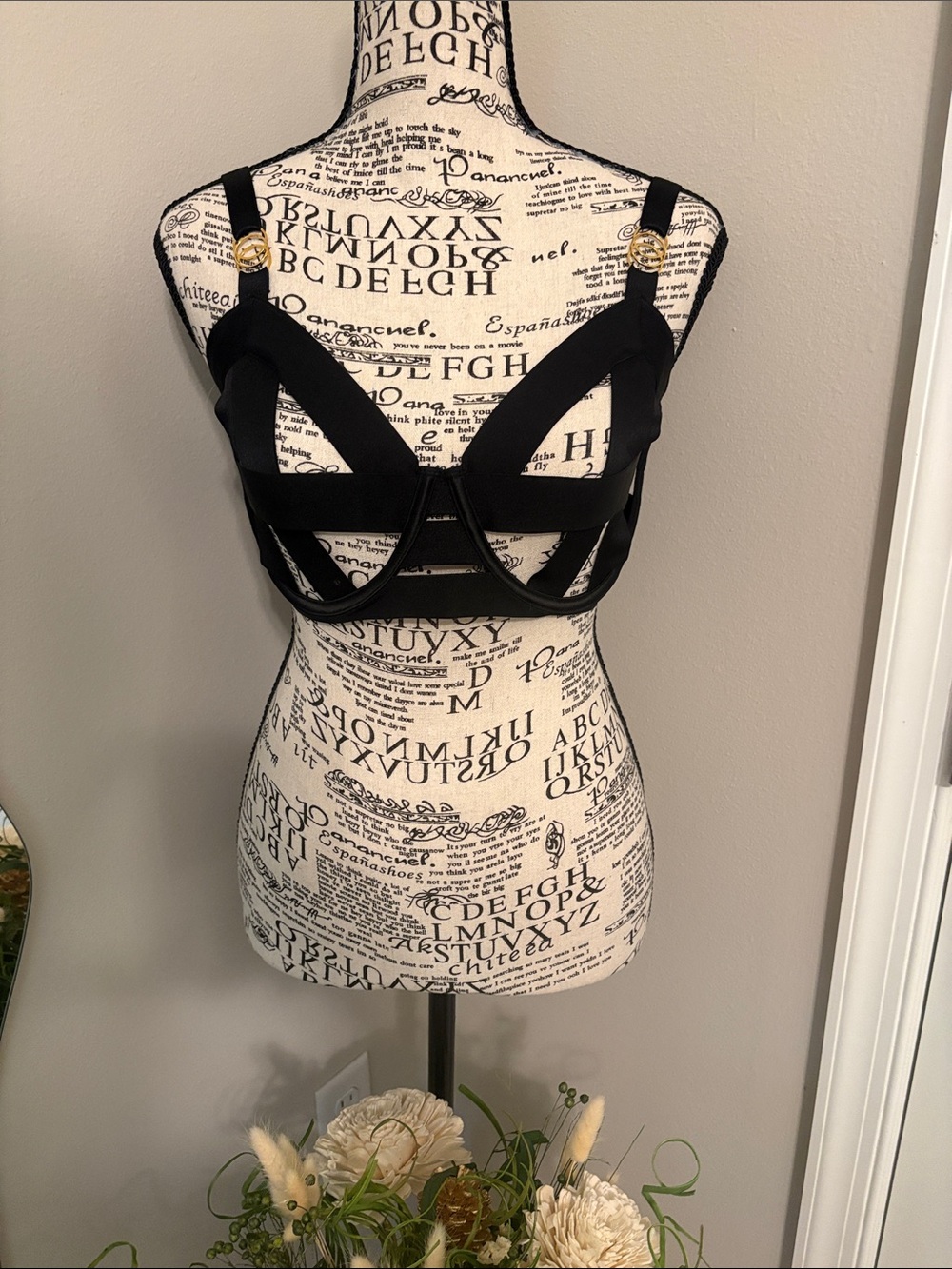 Victoria's Secret Black Strappy Underwire Bra NB